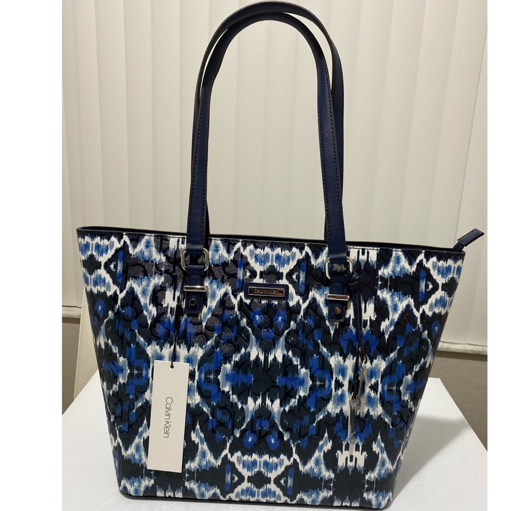 NWT Calvin Klein Tote Blue & White